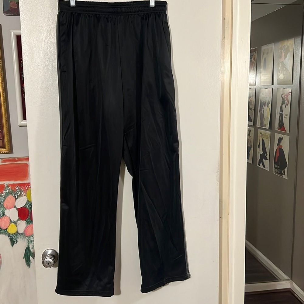 Linea Uomo black/gray men’s athletic pants. Elastic drawstring waist